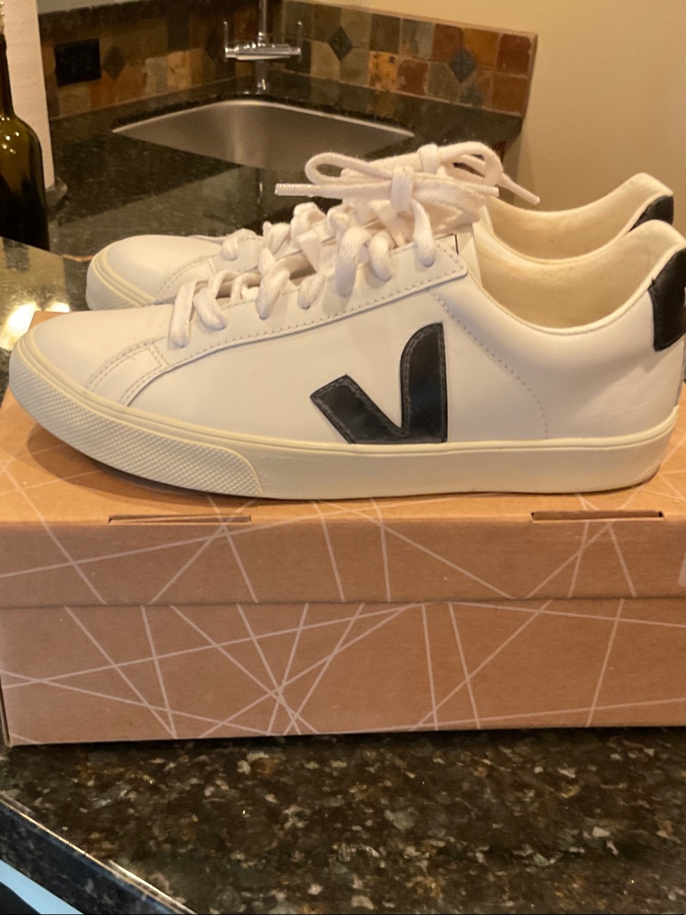VEJA ESPLAR SNEAKERS